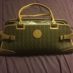 Brand new purse! Tan and brown.